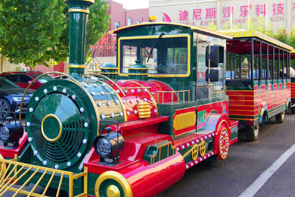 grand train touristique routier de 72 places