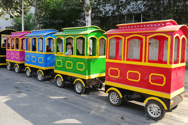 wagons couverts pour train ancien