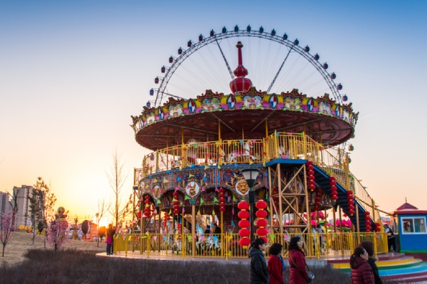 Grand carrousel à deux étages de 68 places